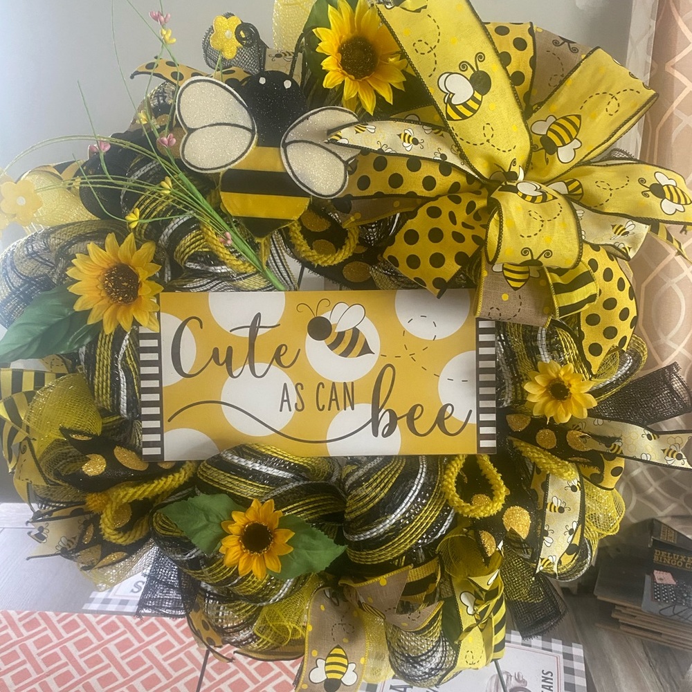 Bumble bee Wreath,Wreath decor,Summer Wreath